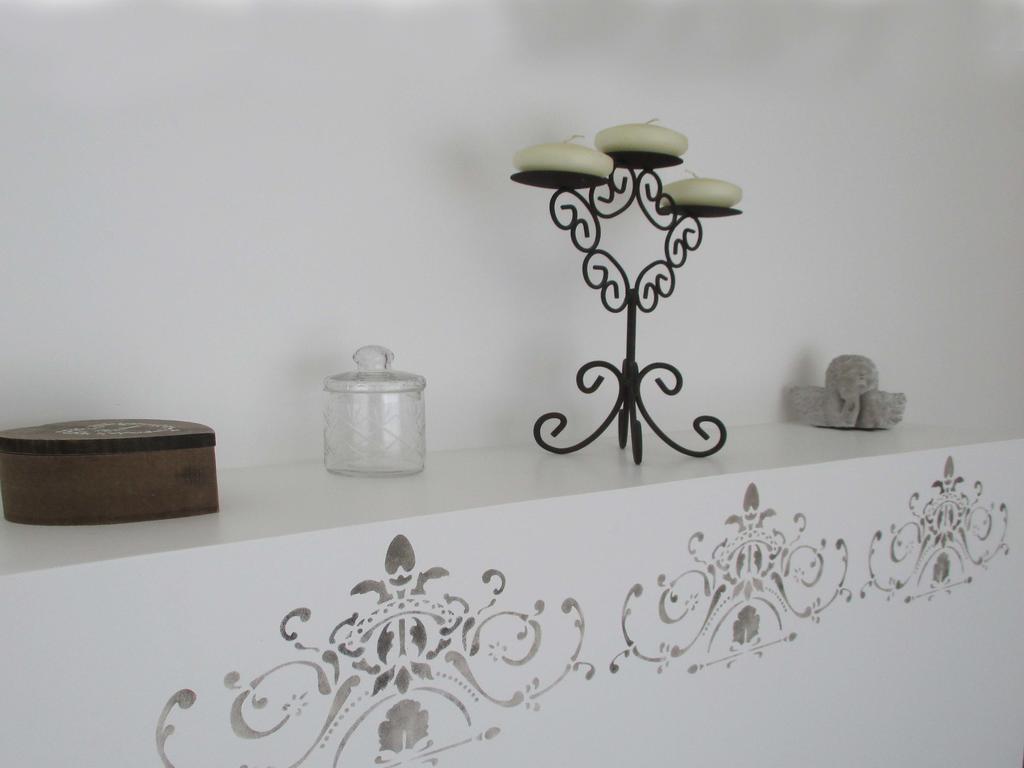 Les Abris Du Chateau Mer Bilik gambar