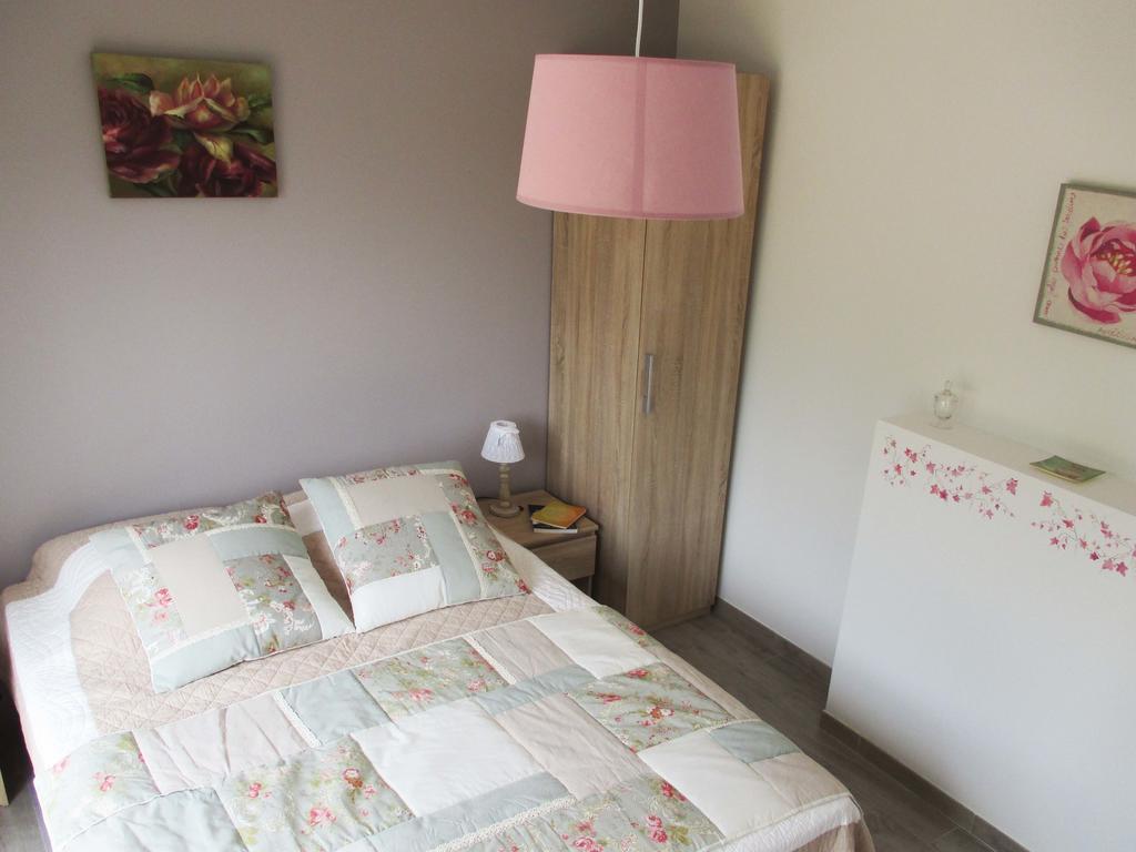 Les Abris Du Chateau Mer Bilik gambar